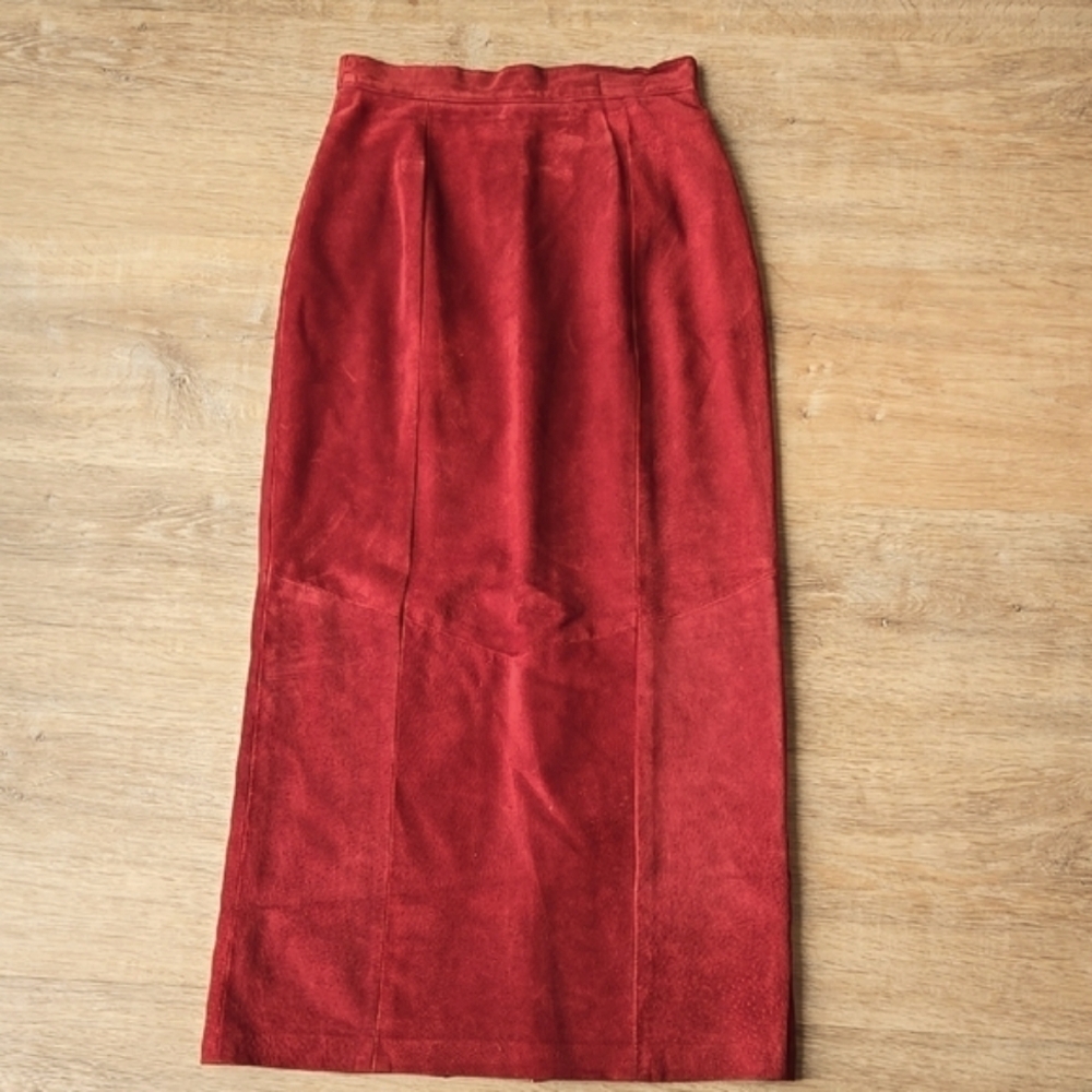 DANIER Elegant Red Suede Pencil Skirt Size 4 - Picture 2 of 7